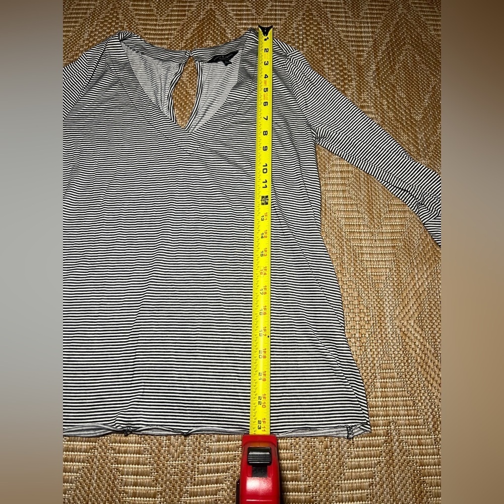 Lucky Brand Women's Striped Bell Sleeve Shirt,Size XS,V Neck,Great Condition - Picture 7 of 10